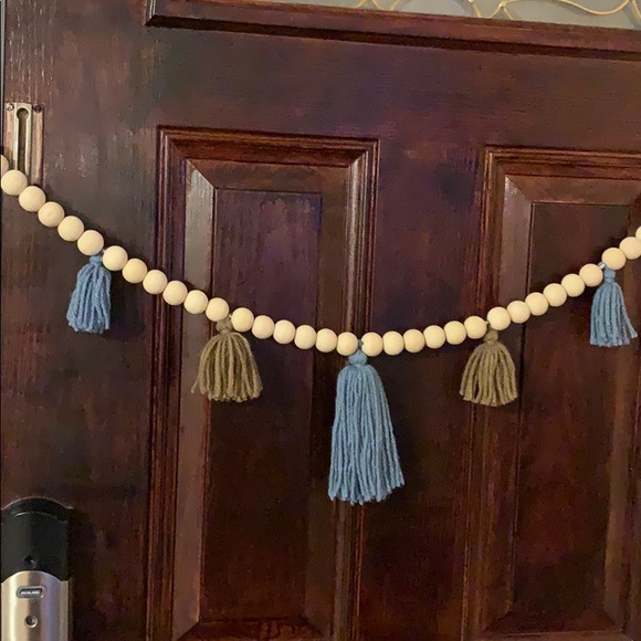 Garland - Picture 3 of 3